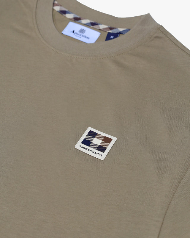 BADGE T-SHIRT