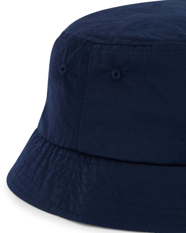LAMINA BADGE BUCKET CAP